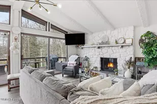 108 Black Bear Ln, Tobyhanna, PA 18466 - Photo 11