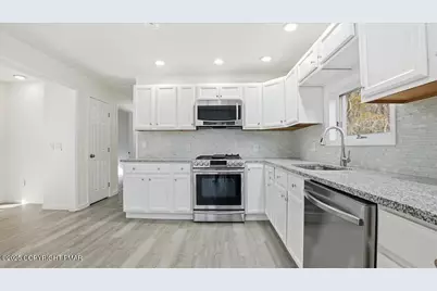  395 Sullivan Trail, Long Pond, PA 18334 - Photo 5