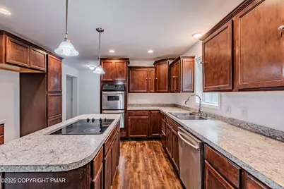  621 Washington Place, Tobyhanna, PA 18466 - Photo 9