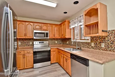  3282 Bluebird Drive, Bushkill, PA 18324 - Photo 9