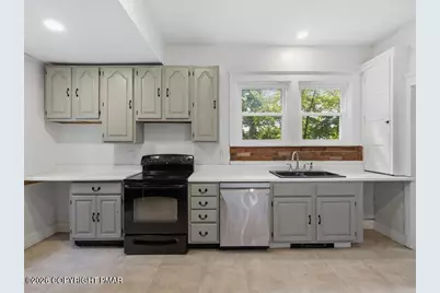  128 S Green Street, East Stroudsburg, PA 18301 - Photo 11