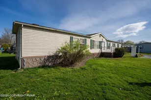 183 Greenbriar Dr, Bath, PA 18014 - Photo 7