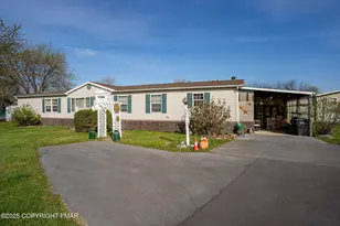 183 Greenbriar Dr, Bath, PA 18014 - Photo 5