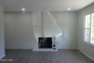 2556 N Delaware Dr, Mount Bethel, PA 18343 - Photo 7