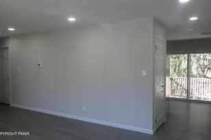 2556 N Delaware Dr, Mount Bethel, PA 18343 - Photo 9