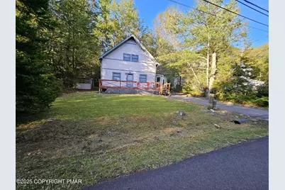  222 Nadine Boulevard, Pocono Summit, PA 18346 - Photo 1