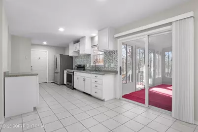  798 Sullivan Trail, Scotrun, PA 18355 - Photo 17