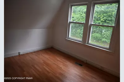  2215 Pennsylvania Avenue, Martins Creek, PA 18063 - Photo 15