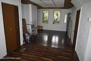 2215 Pennsylvania Ave, Martins Creek, PA 18063 - Photo 7