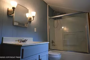 2215 Pennsylvania Ave, Martins Creek, PA 18063 - Photo 15