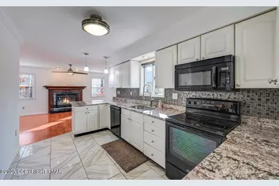  205 Regent Street, Bushkill, PA 18324 - Photo 21