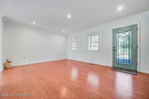 205 Regent St, Bushkill, PA 18324 - Photo 9