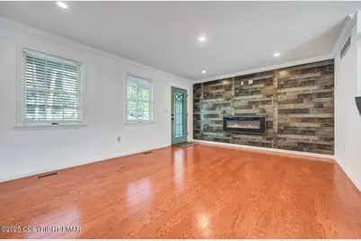  205 Regent Street, Bushkill, PA 18324 - Photo 7