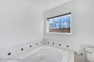 205 Regent St, Bushkill, PA 18324 - Photo 39