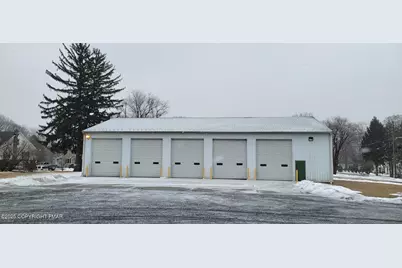  950 Pennsylvania Avenue, Pen Argyl, PA 18072 - Photo 1
