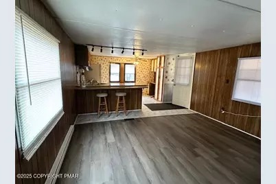  869 Toll Road, Effort, PA 18330 - Photo 11