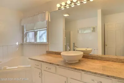  641 Long Mountain Road, Effort, PA 18330 - Photo 19