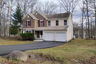 2113 Dorset Ct, Bushkill, PA 18324 - Photo 3