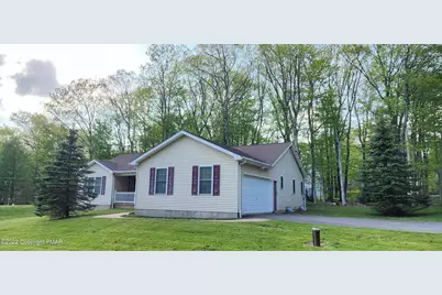  203 Sutton Place, Pocono Summit, PA 18346 - Photo 3