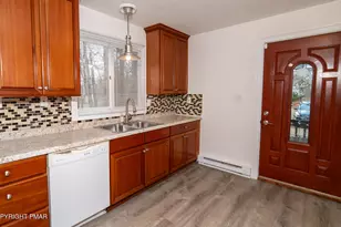 3009 Briarwood Dr, Tobyhanna, PA 18466 - Photo 3