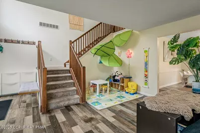  2127 Warwick Circle, Coolbaugh Township, PA 18466 - Photo 5