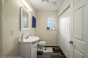 2127 Warwick Cir, Coolbaugh Township, PA 18466 - Photo 17