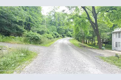  180 Stony Hollow Circle, Bushkill, PA 18324 - Photo 7