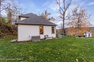 52 Chippawa Cir, Mount Bethel, PA 18343 - Photo 11