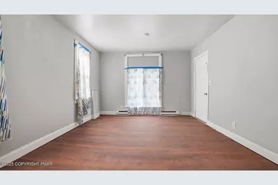  202 N Courtland Street, East Stroudsburg, PA 18301 - Photo 5