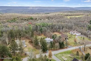 126 Devonshire Dr, Stroudsburg, PA 18360 - Photo 51