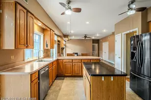 126 Devonshire Dr, Stroudsburg, PA 18360 - Photo 11