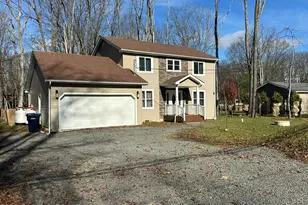 5186 Hummingbird Dr, Pocono Summit, PA 18346 - Photo 3