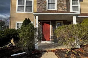 63 Ridgeview Cir, East Stroudsburg, PA 18302 - Photo 1