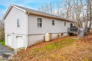 275 Estate Dr, East Stroudsburg, PA 18302 - Photo 5