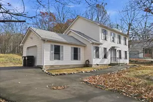 2312 Cramer Ct, Bushkill, PA 18324 - Photo 3