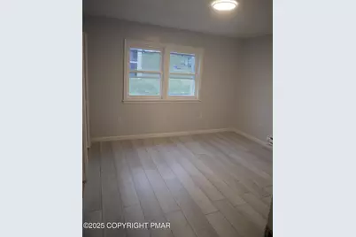  903 W Spruce St, Coal Township, PA 17866 - Photo 21