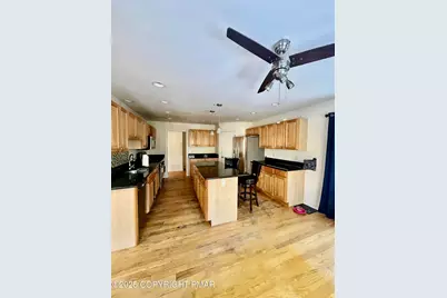  371 Joanne Court, Bartonsville, PA 18321 - Photo 5