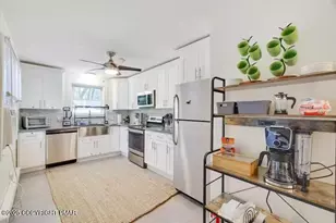 250 Stillwater Dr, Pocono Summit, PA 18346 - Photo 9