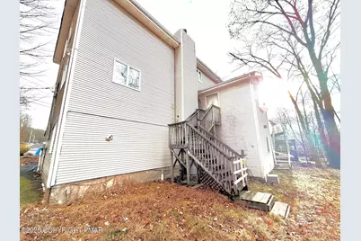  297 Hyland Drive, East Stroudsburg, PA 18301 - Photo 9