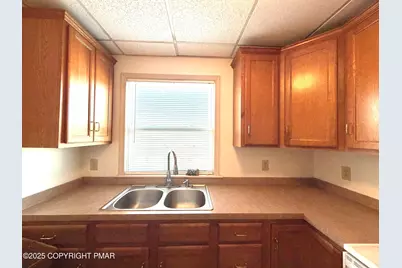  68 E Railroad Street, Nesquehoning, PA 18240 - Photo 11