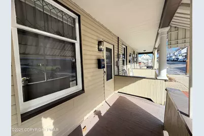  68 E Railroad Street, Nesquehoning, PA 18240 - Photo 3