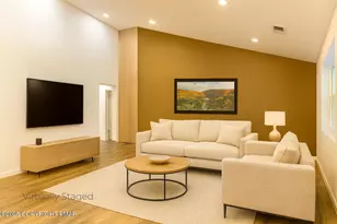 1131 Mink Ct, Bushkill, PA 18324 - Photo 3