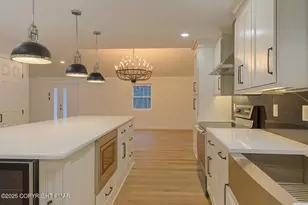 1131 Mink Ct, Bushkill, PA 18324 - Photo 7