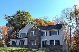 216 Swan Ct, East Stroudsburg, PA 18302 - Photo 1