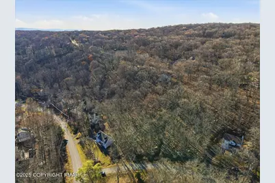  1370 Sec 2 N Hampton Court, Bushkill, PA 18324 - Photo 7