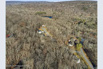  1370 Sec 2 N Hampton Court, Bushkill, PA 18324 - Photo 9