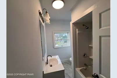  405 N Front Street, Minersville, PA 17954 - Photo 15