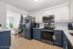 102 Longshore Cir, East Stroudsburg, PA 18302 - Photo 11