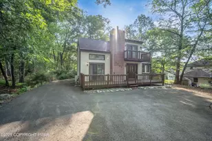 114 Brentwood Dr, Bushkill, PA 18324 - Photo 3