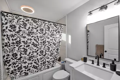  306 Timber Hill Road, Henryville, PA 18332 - Photo 11